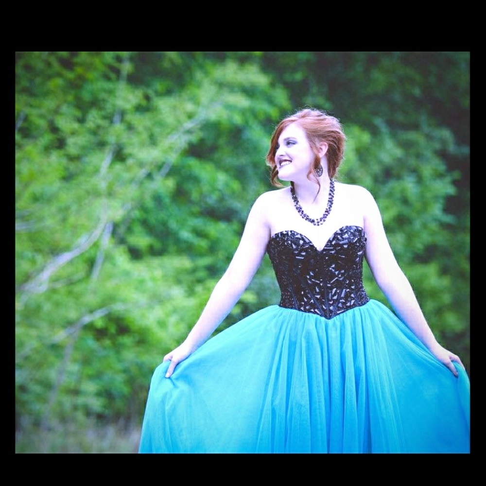 Stunning, full length formal.  Very eye-catching